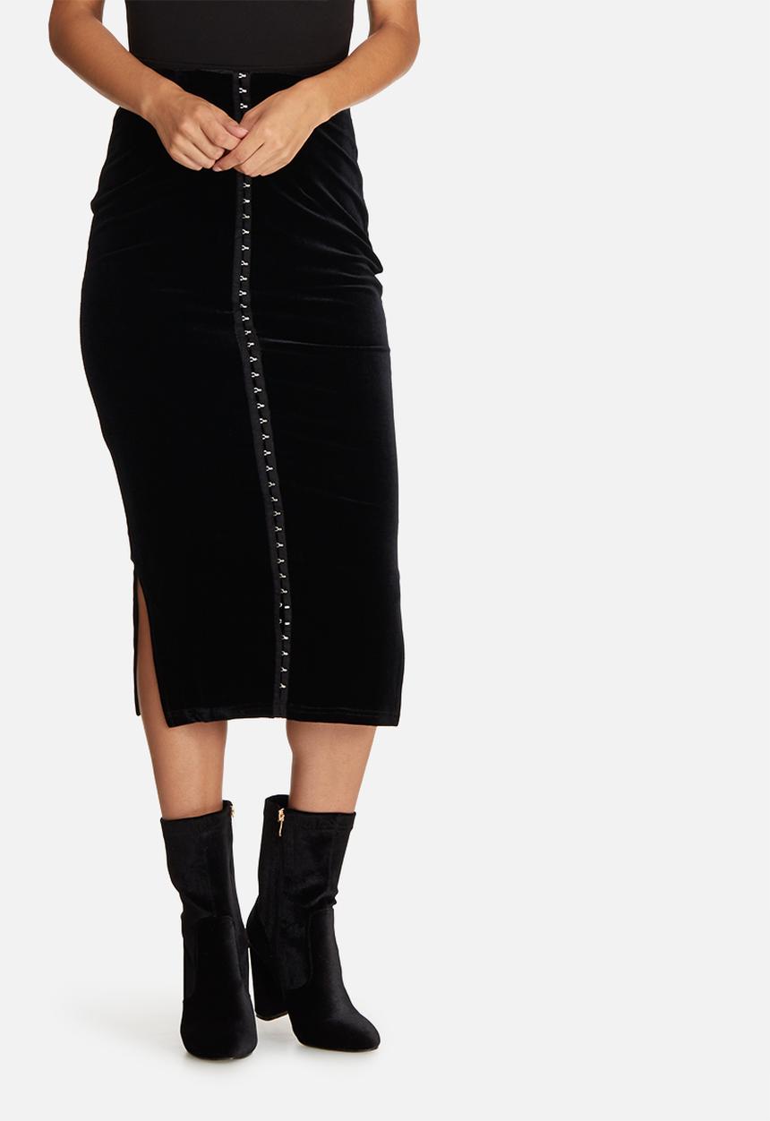 Missguided - Velvet eyelet detail front longline midi skirt