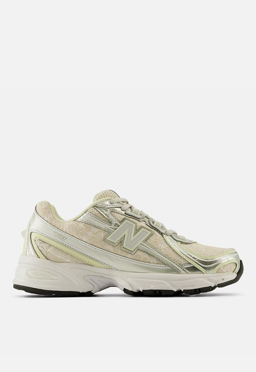 New Balance  - 740 - Moonbeam with Light Silver Metallic
