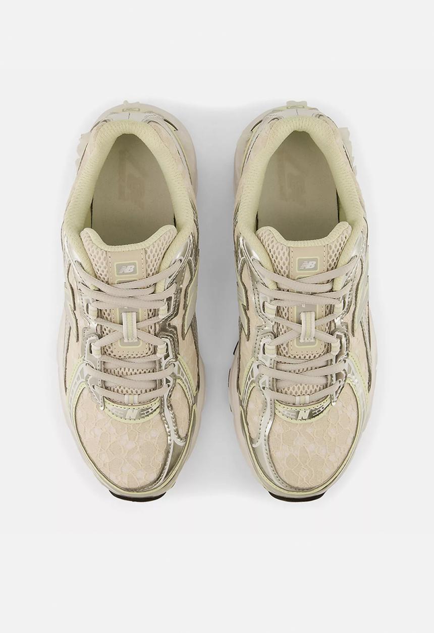 New Balance  - 740 - Moonbeam with Light Silver Metallic