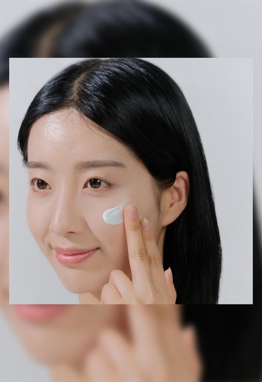 SKIN1004 - Madagascar Centella Hyalu-Cica Water-Fit Sun Serum Mini - 15ml