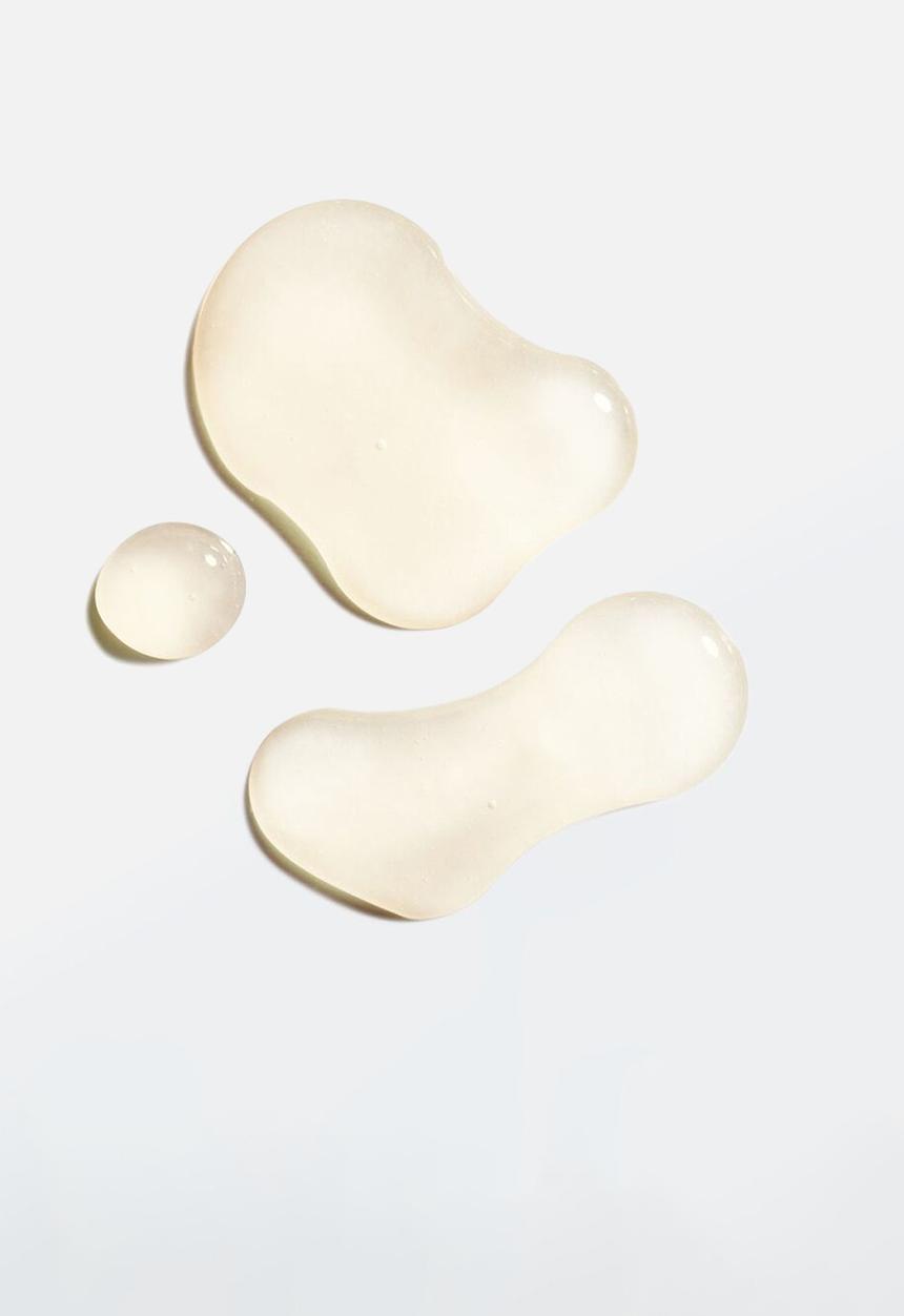 Clarins - Bright Plus Treatment Essence  Radiance & Evens Skin Tone