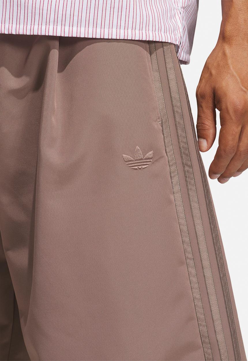 adidas Originals - Originals Woven Shorts - Trace Brown 