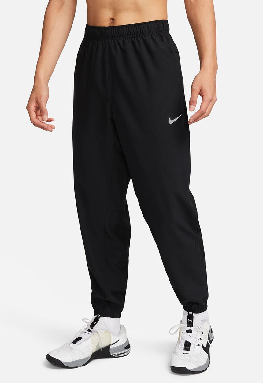 Nike - Form Dri-FIT tapered versatile pant - Black/Black/Reflective Silver