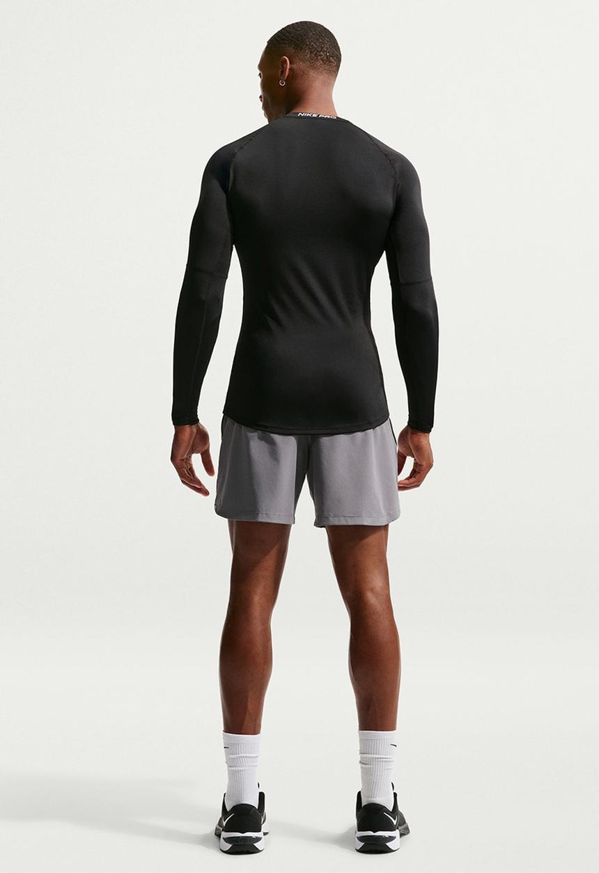 Nike - Nike Pro Dri-FIT tight long sleeve fitness top - black/white