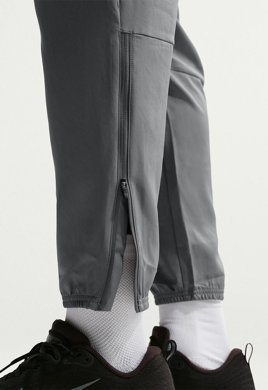 Nike - Challenger Dri-FIT woven pants - smoke grey/black/reflective silver