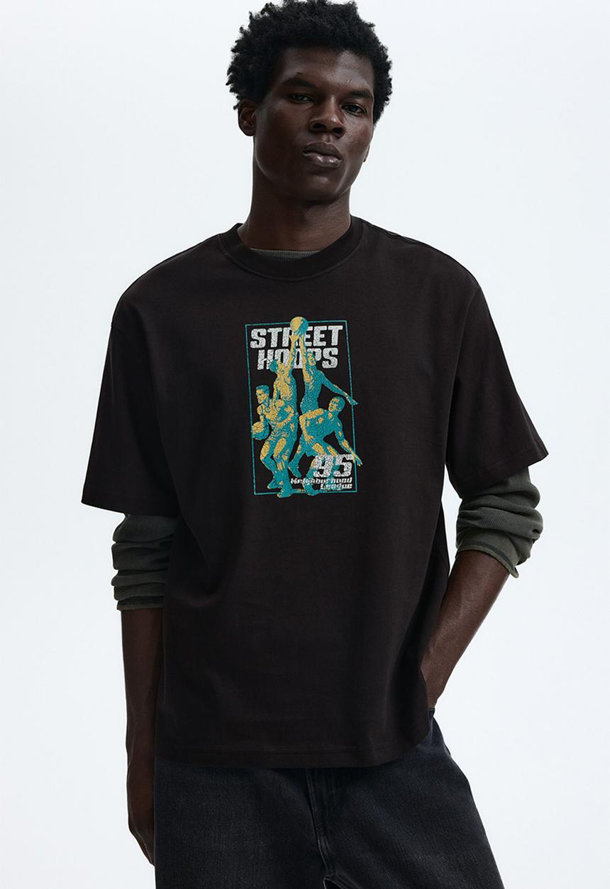H&M - Loose fit printed t-shirt - brown/street hoops