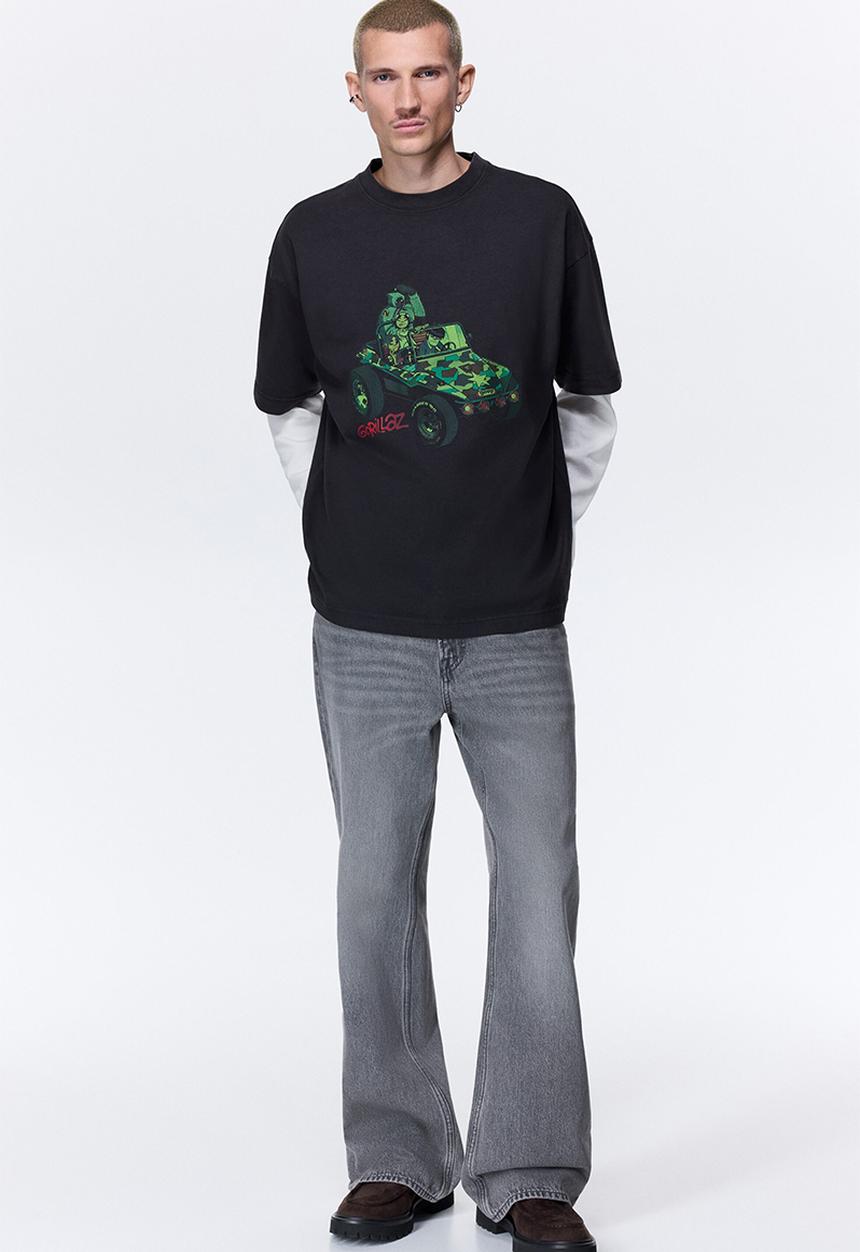 H&M - Oversized fit T-shirt - black/gorillaz