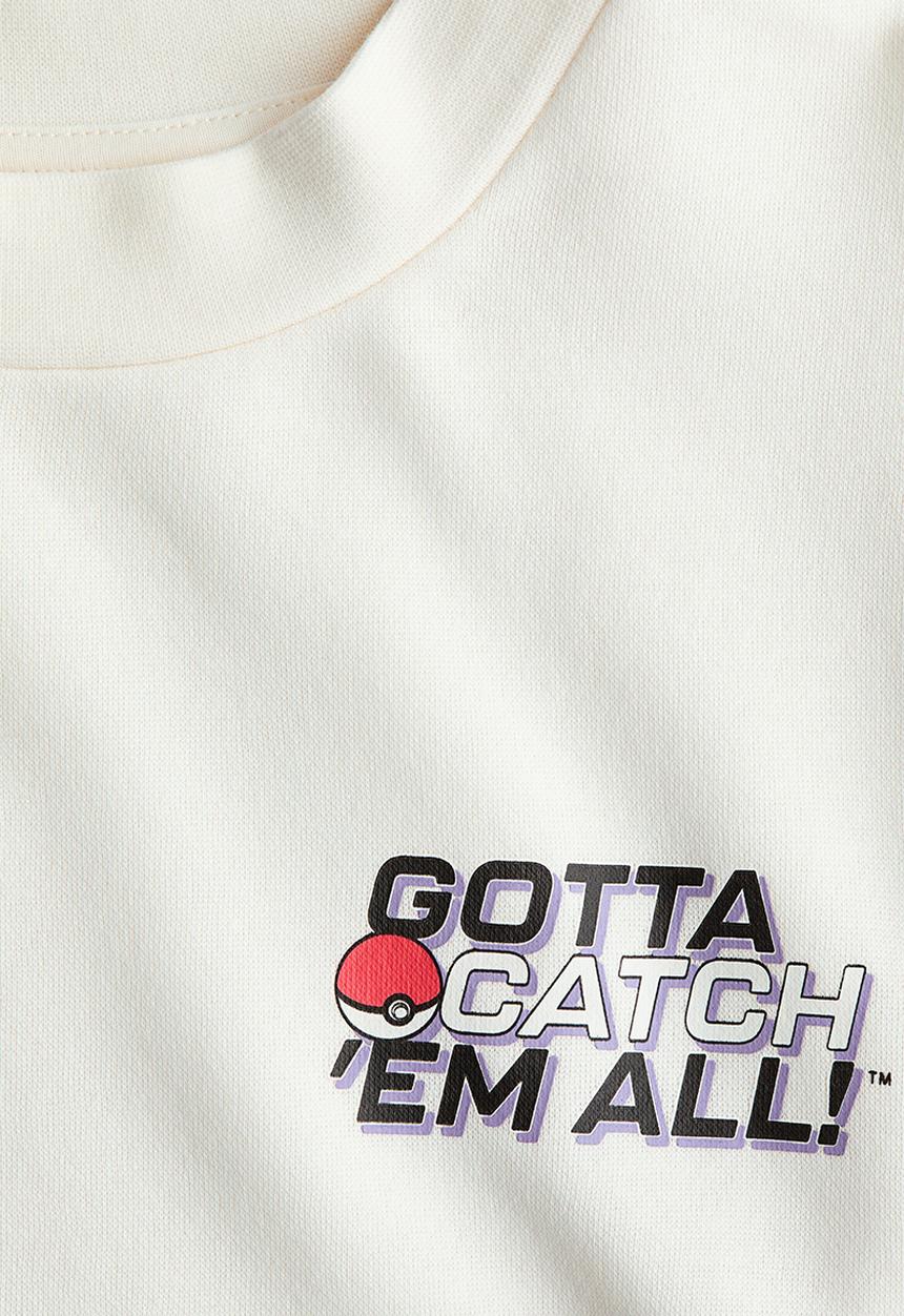 H&M - Printed sweatshirt - cream/pokemon
