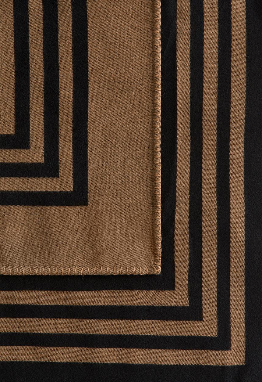 H&M - Patterned blanket - dark beige