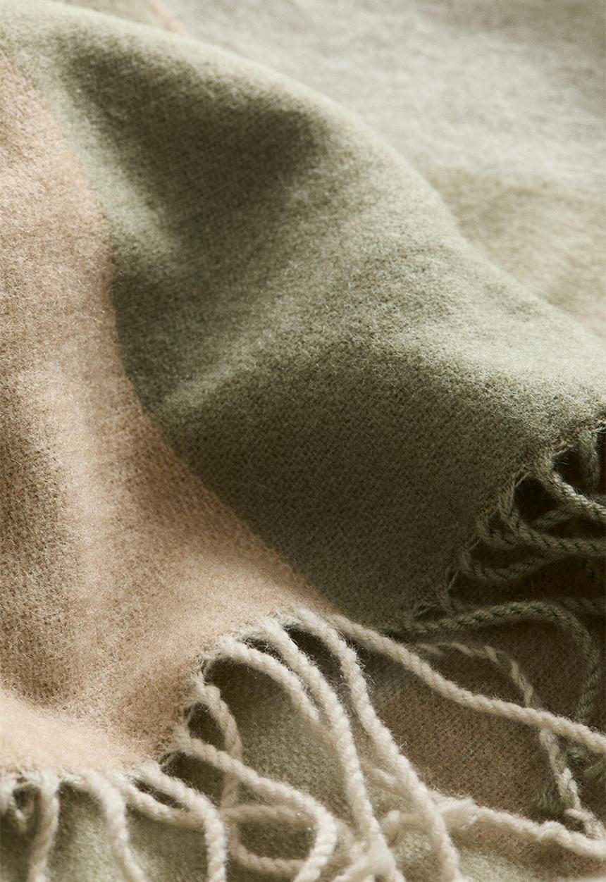 H&M - Jacquard-weave blanket - khaki green/checked
