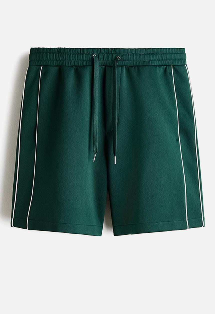 H&M - Relaxed fit shorts - green/white