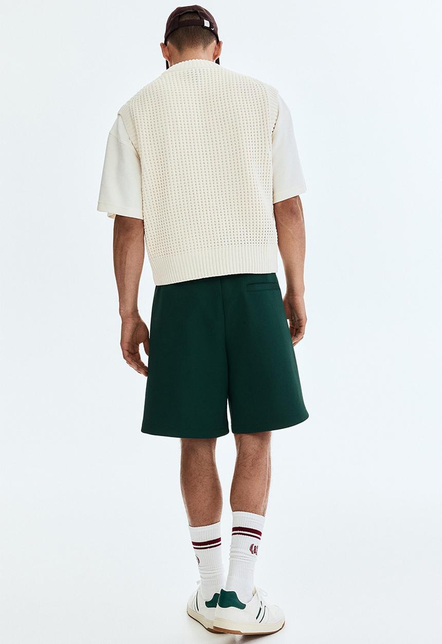 H&M - Relaxed fit shorts - green/white