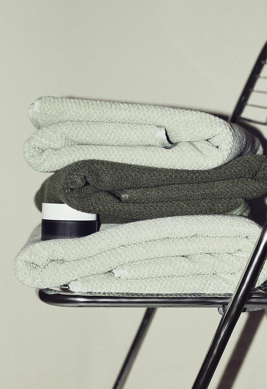 H&M - Cotton terry bath towel - sage green