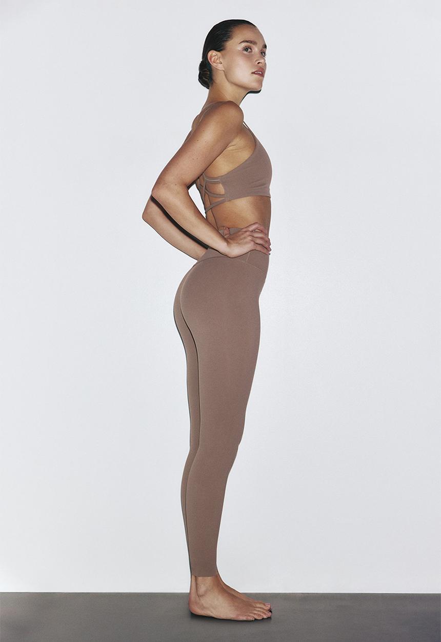 H&M - Sculptmove? high-waisted leggings - beige