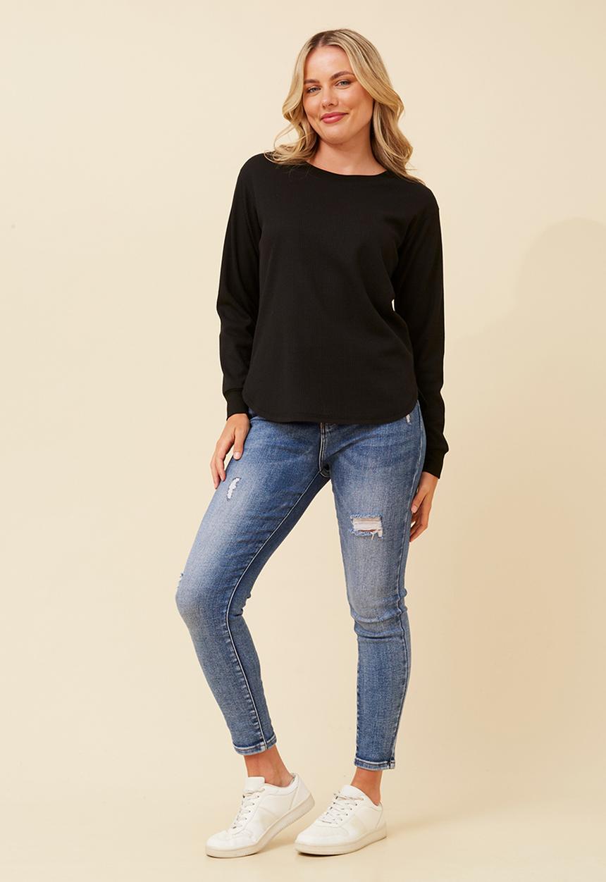 Stella Morgan - Long Sleeve Scoop Hem Waffle Knit Top - Black