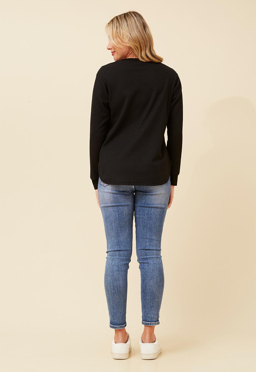 Stella Morgan - Long Sleeve Scoop Hem Waffle Knit Top - Black