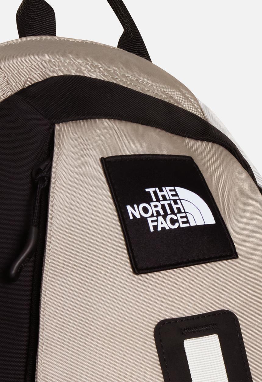 The North Face - Hot Shot Sling - Stone Slab-Cumulus Cloud (Sm4)