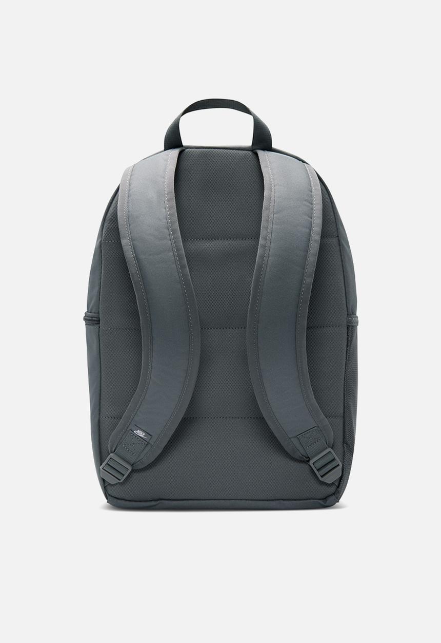 Nike - Nike Heritage 2.0Backpack (23L) - Smoke Grey/Smoke Grey/White