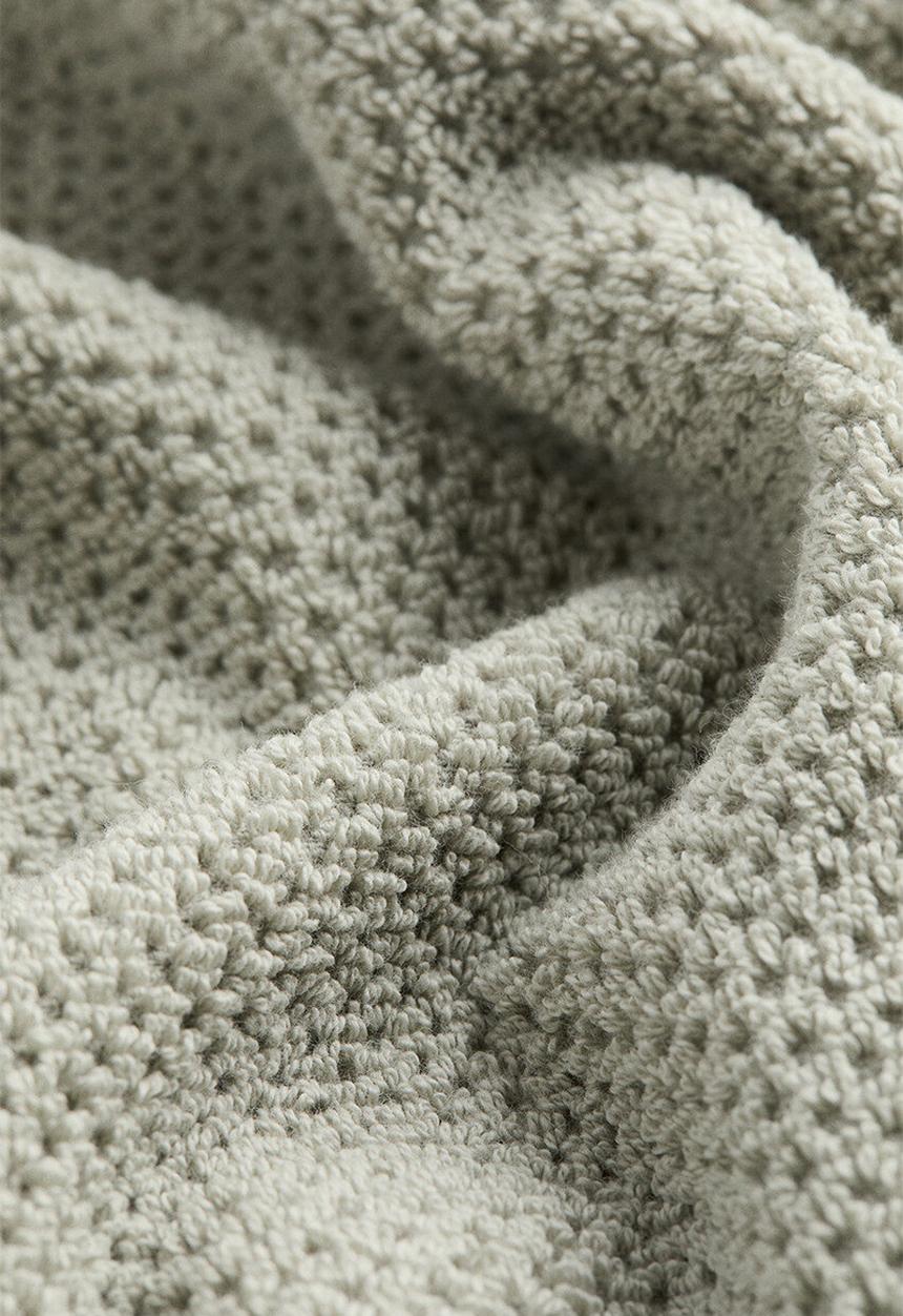 H&M - Cotton terry bath sheet - sage green