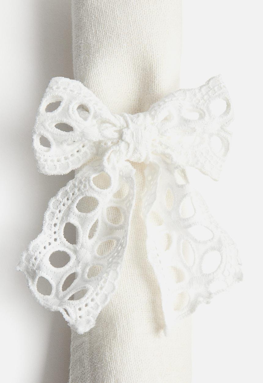 H&M - 4-pack broderie anglaise napkin rings - white
