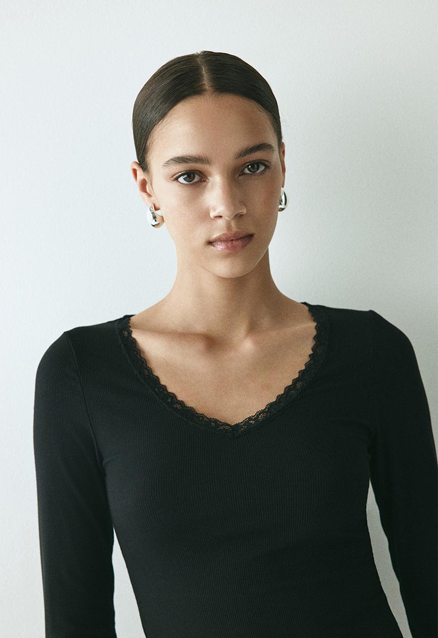 H&M - Lace-trimmed jersey top - black