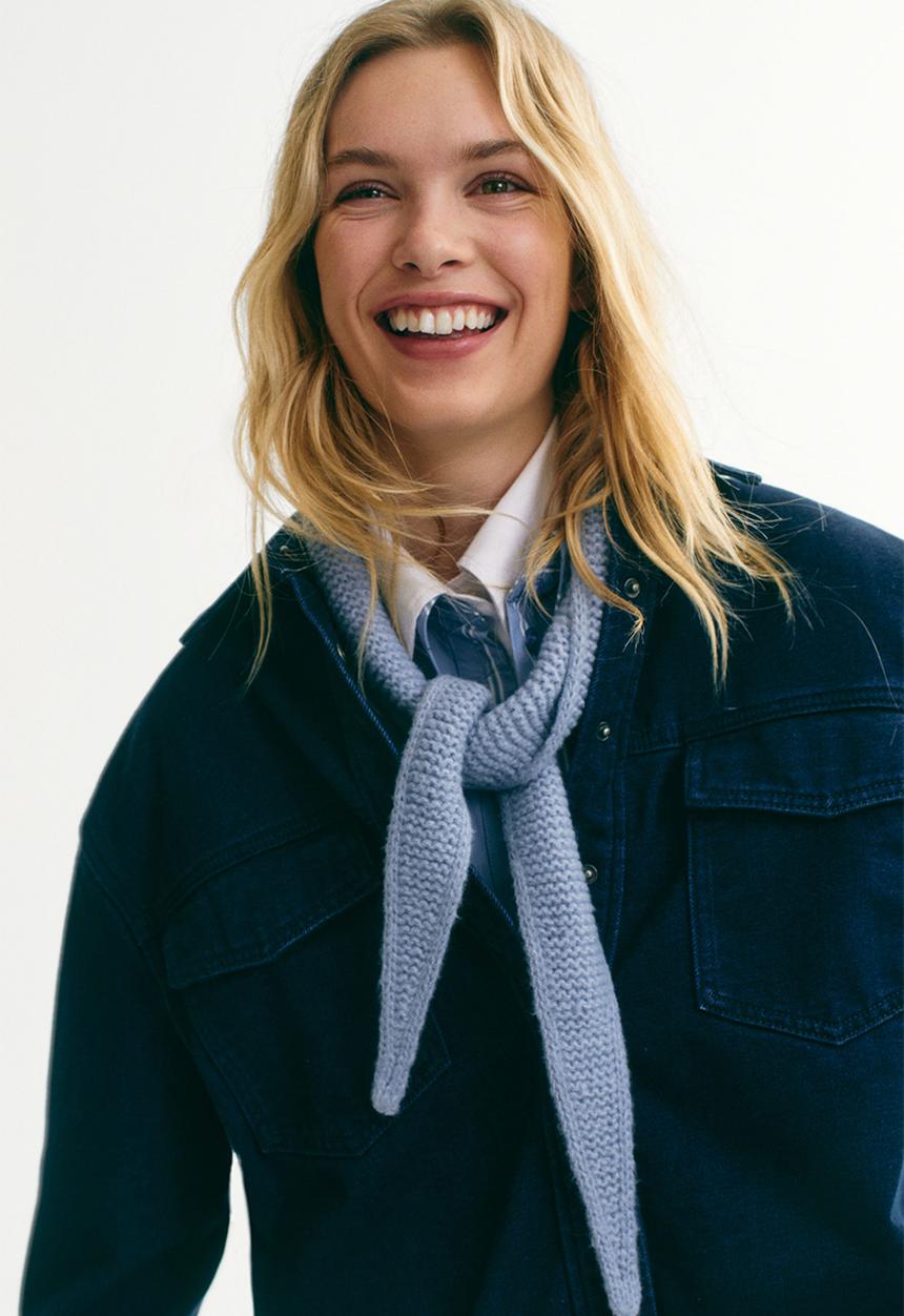 H&M - Garter-stitched scarf - light blue