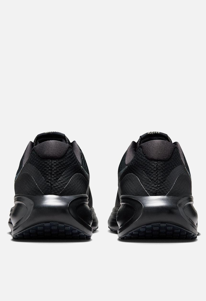 Nike - Nike Revolution 8