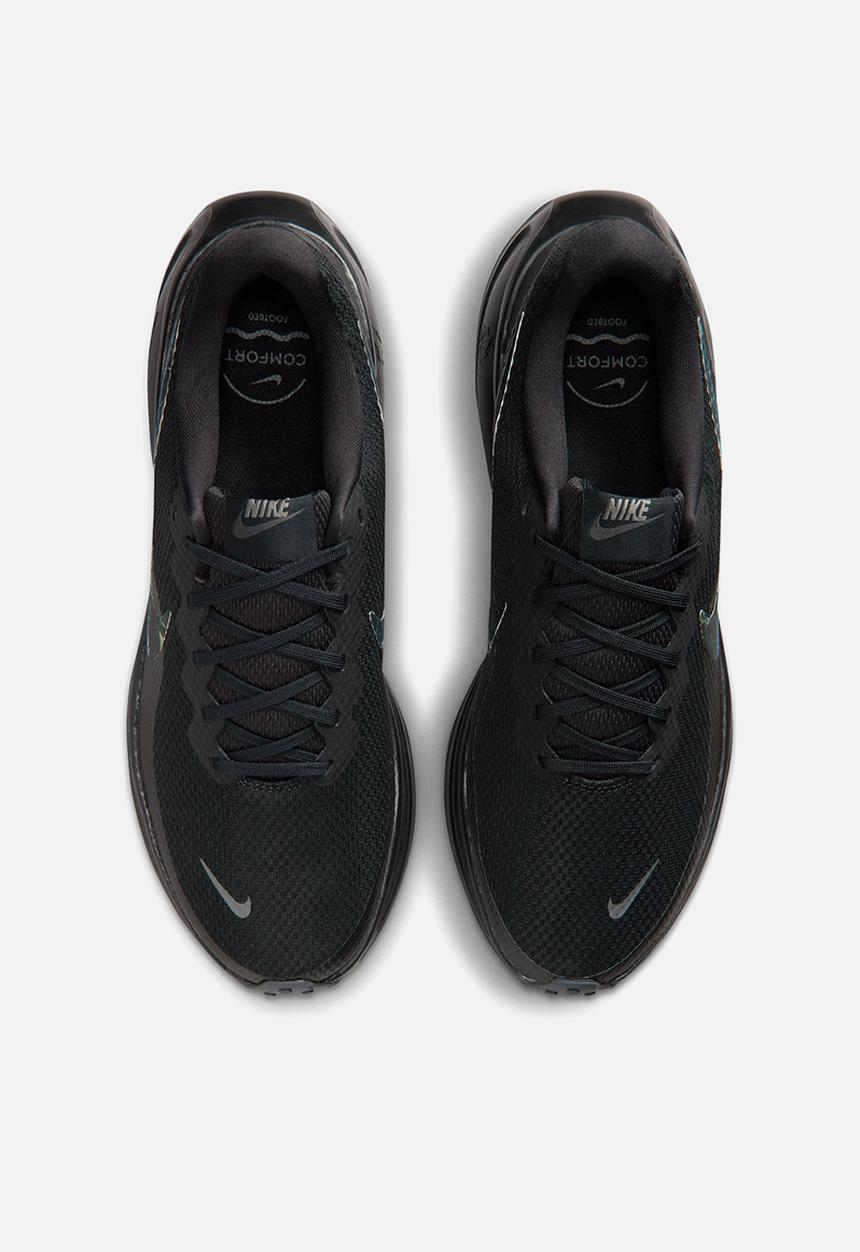 Nike - Nike Revolution 8