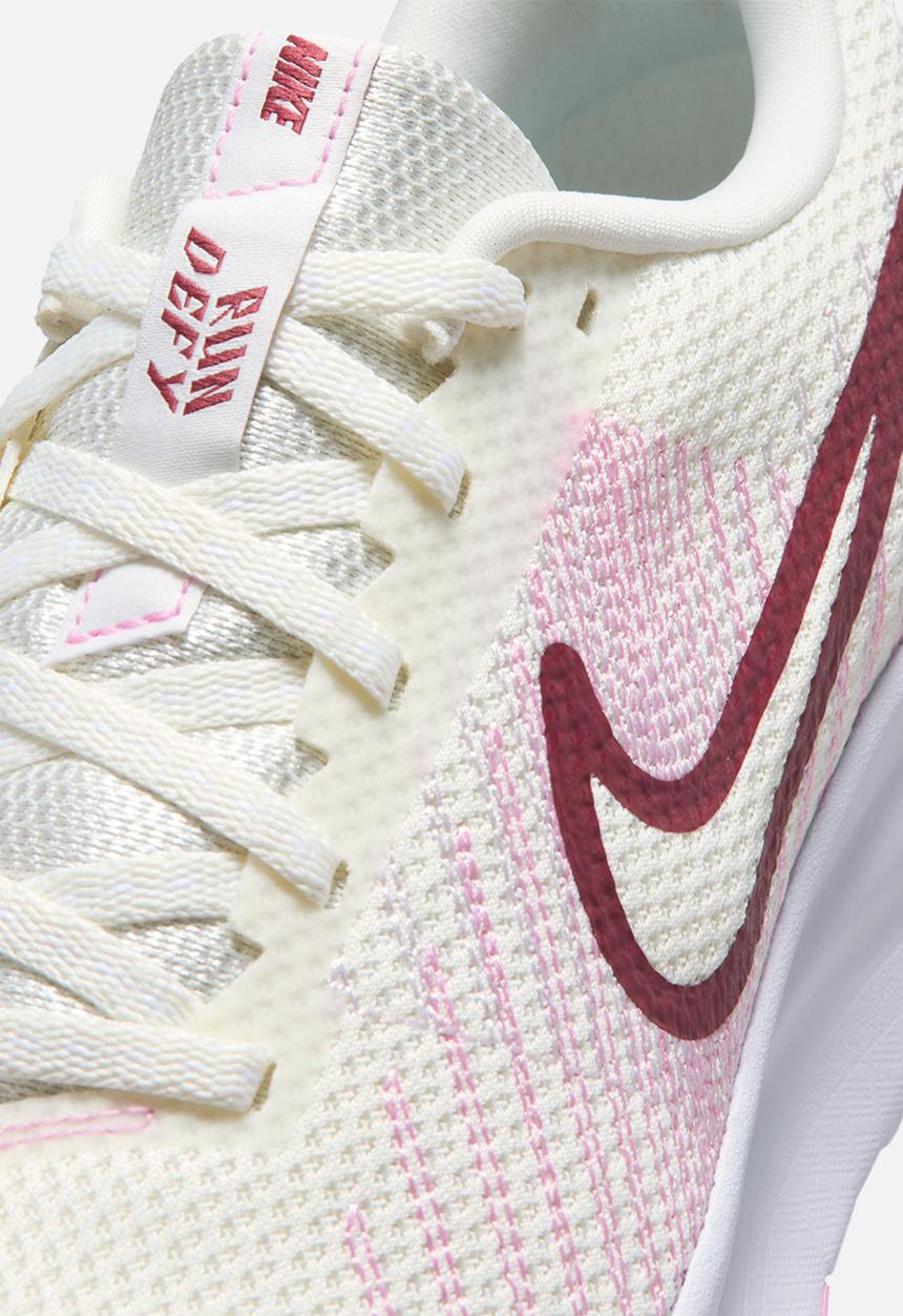 Nike - Nike Run Defy