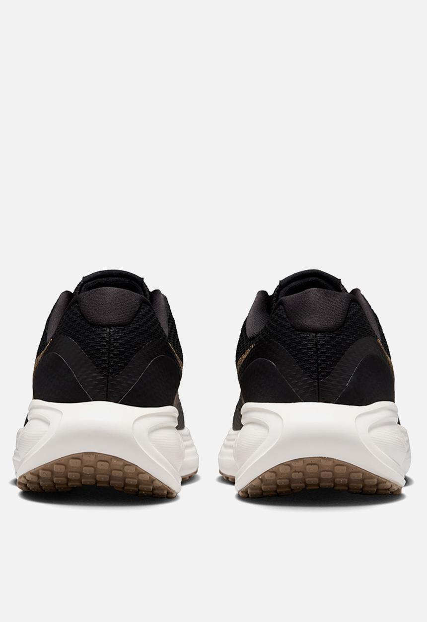Nike - Nike Revolution 8