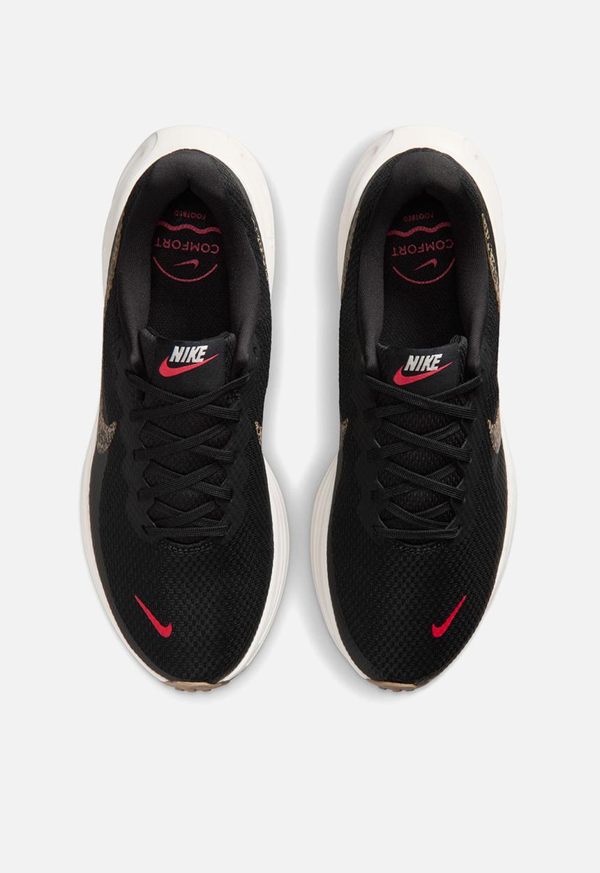Nike - Nike Revolution 8