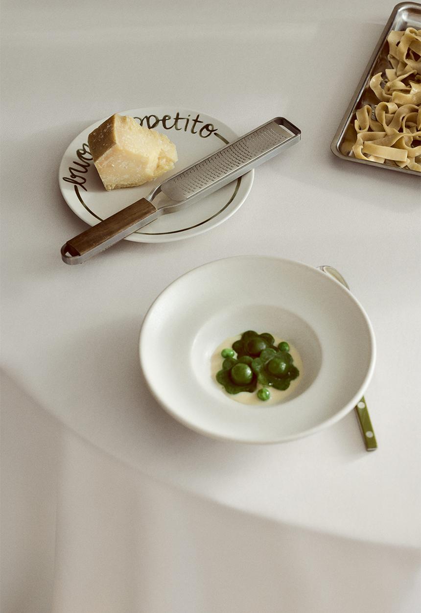 H&M - Text-motif porcelain medium plate - white/buon appetito