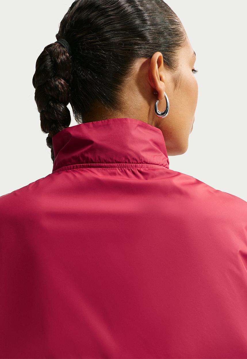 Nike - W Nk Ath Dept Water Repel Wndb - Tough Red/Sail/Sail