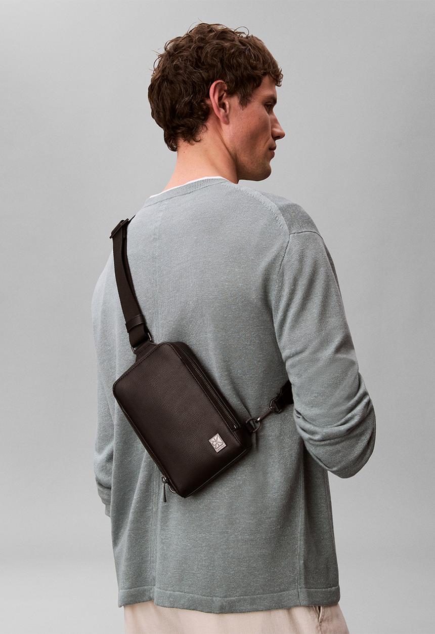 Calvin Klein - Emblem Hw Sling - Black