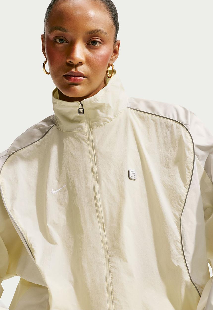 Nike - W Shox Wvn Jkt - Alabaster/Light Bone/White