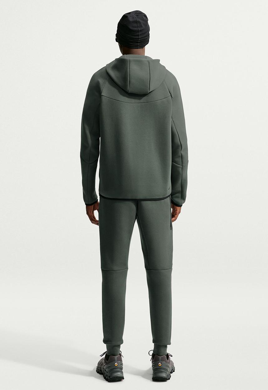 Nike - Tech Fleece Jogger - Camo Green/Black