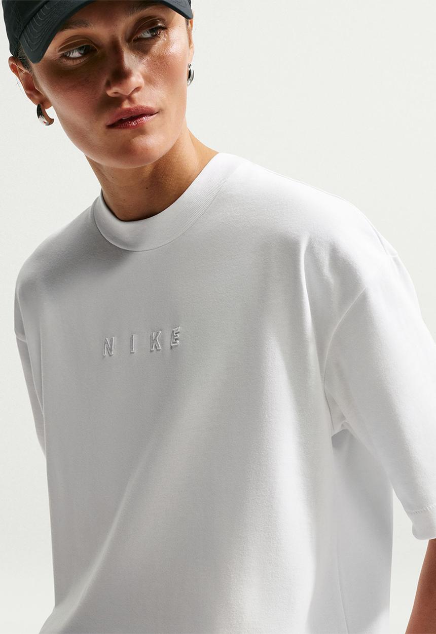 Nike - W Nsw Nk Luxe Rlx Tee Fa26 - White