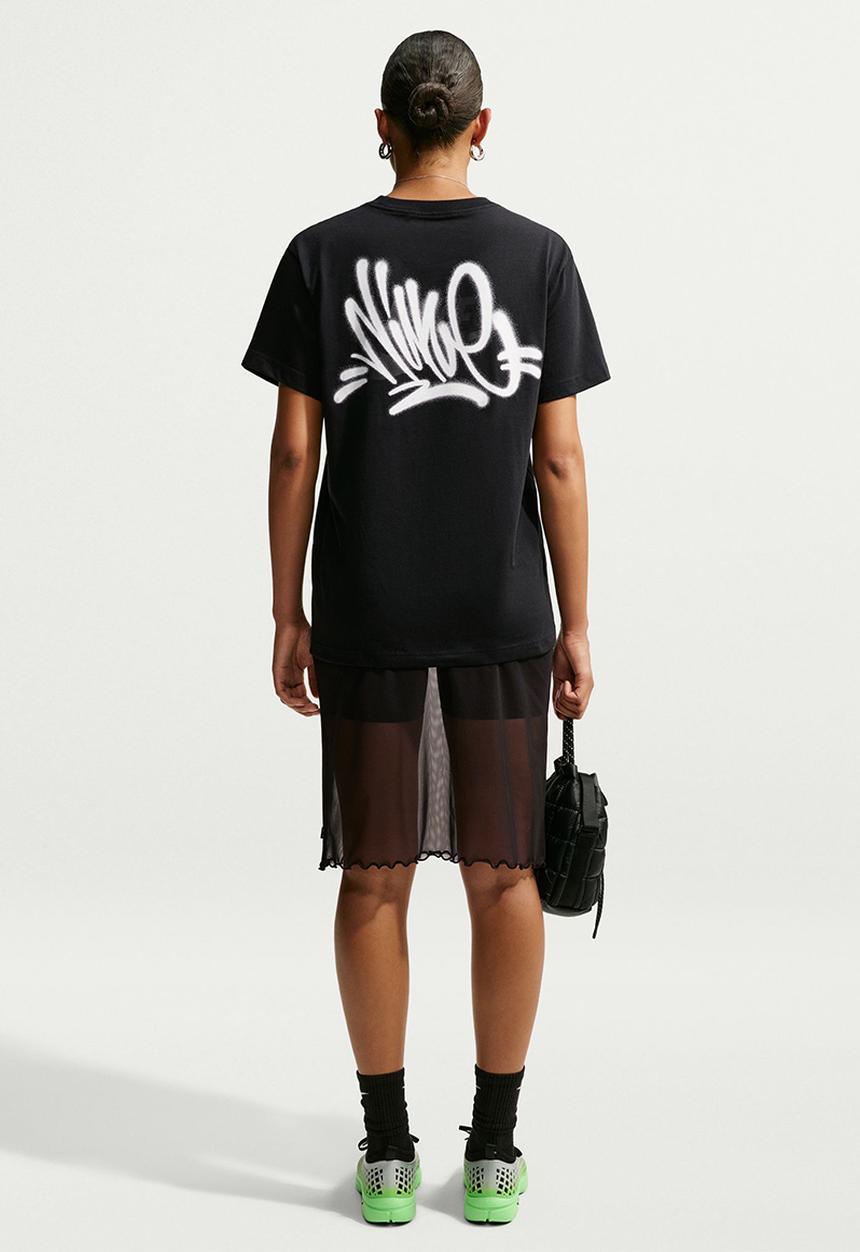 Nike - W Nsw Nk Clsc Bf Tee Grf2 - Black