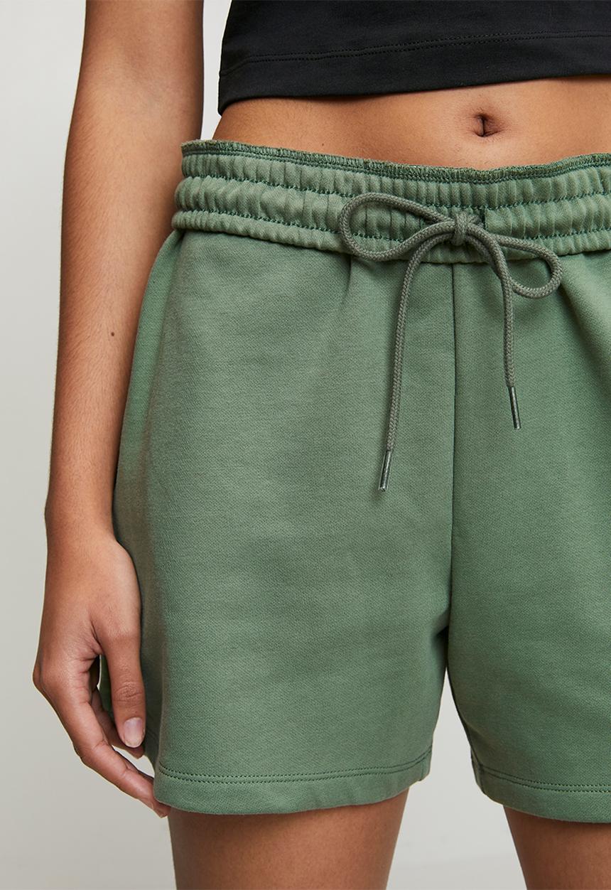 adidas Originals - Ess Shorts W S26 - Trace Green