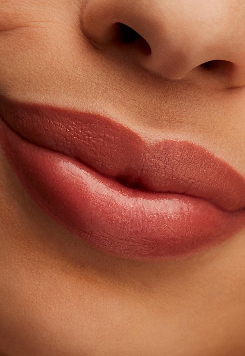 MAC - Lustreglass Sheer-Shine Lipstick - Hug Me