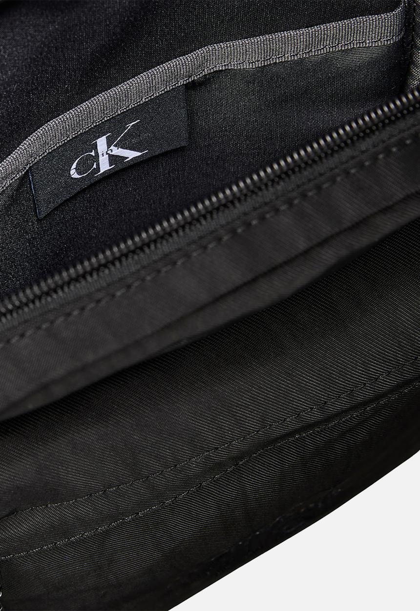 Calvin Klein - Bold Sling - Black