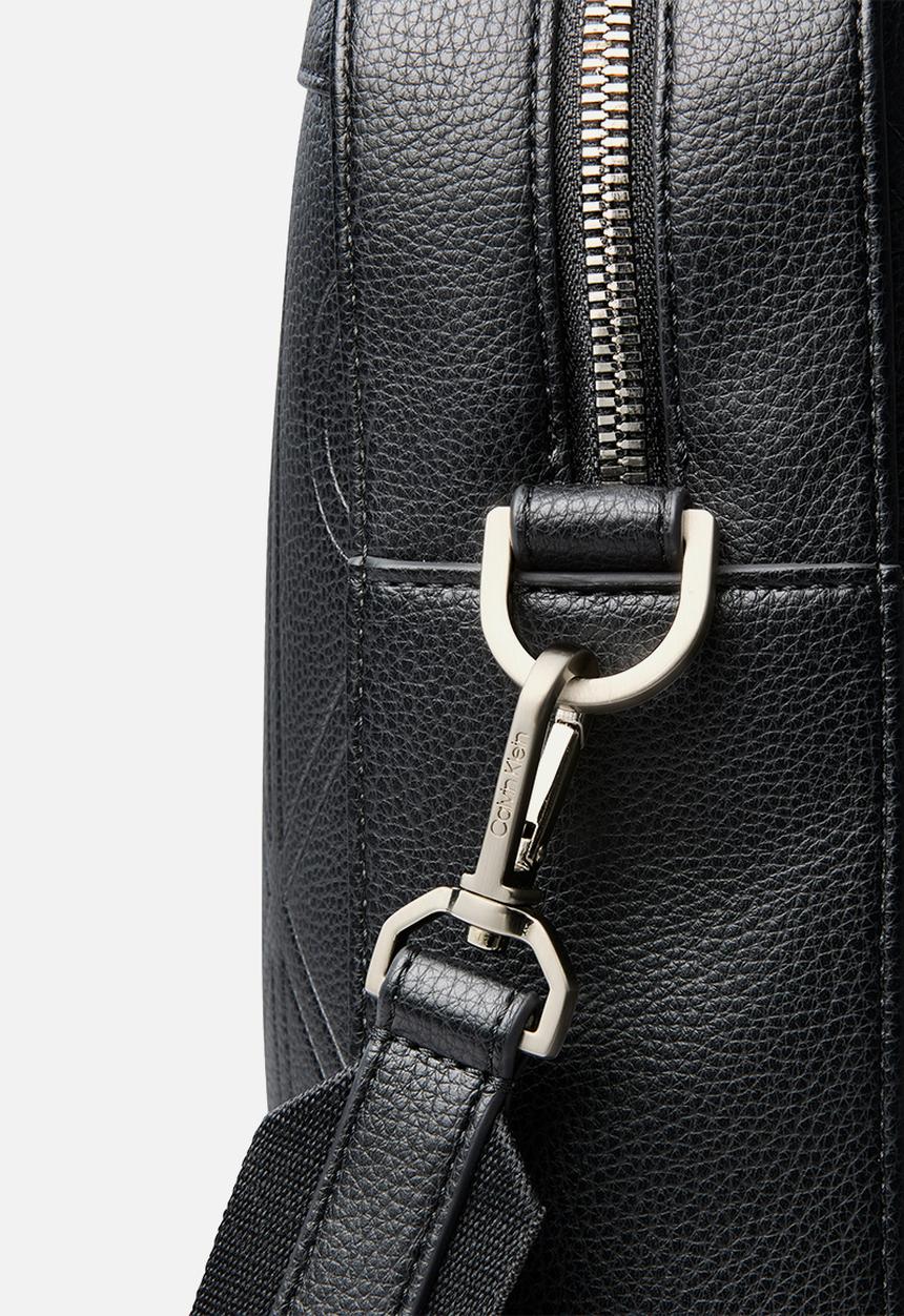 Calvin Klein - Emblem Aop Emboss Commuter - Black