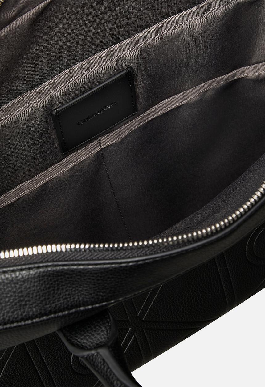 Calvin Klein - Emblem Aop Emboss Commuter - Black