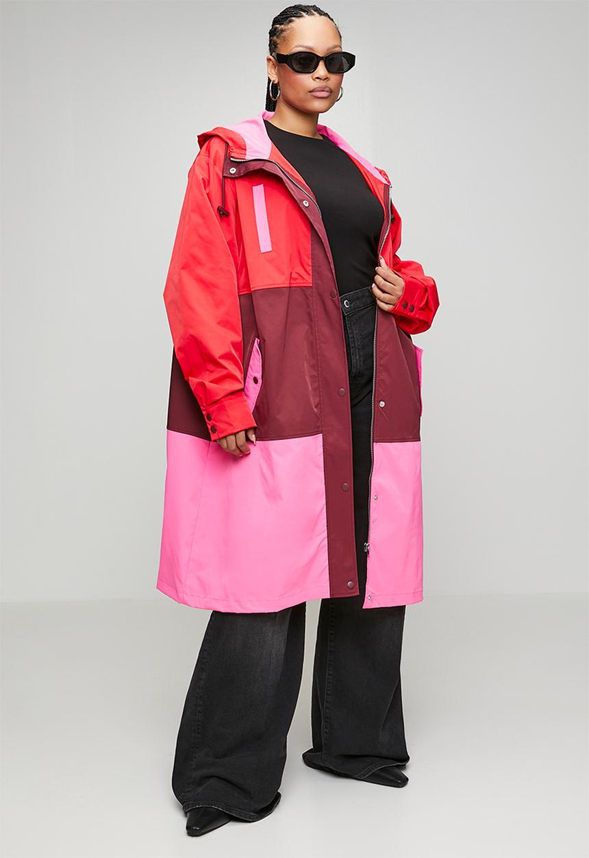 Me&B - Plus Colourblock Raincoat - Red/Pink