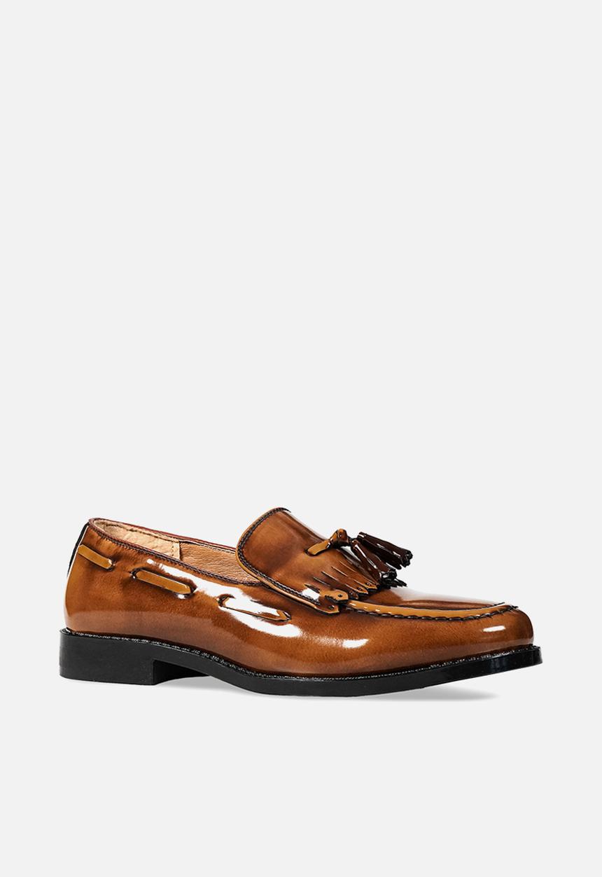 PC - Hi Shine Tassel with Fringe Slip on - Tan