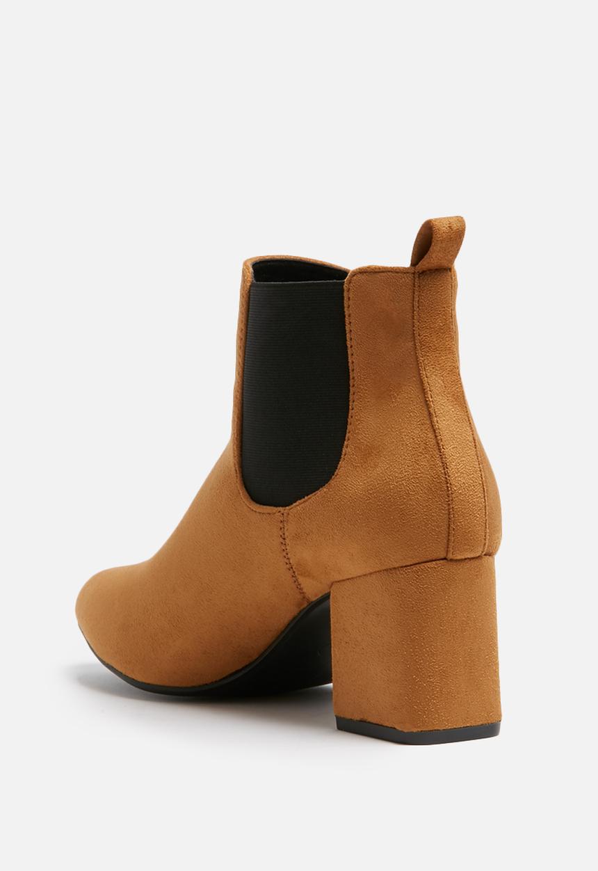 dailyfriday - Heeled Chelsea