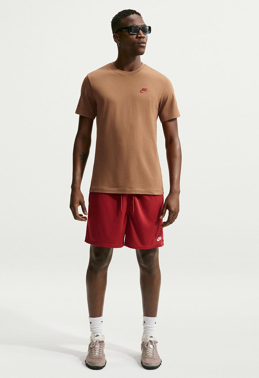 Nike - NSW Club Tee - Ale Brown/Tough Red