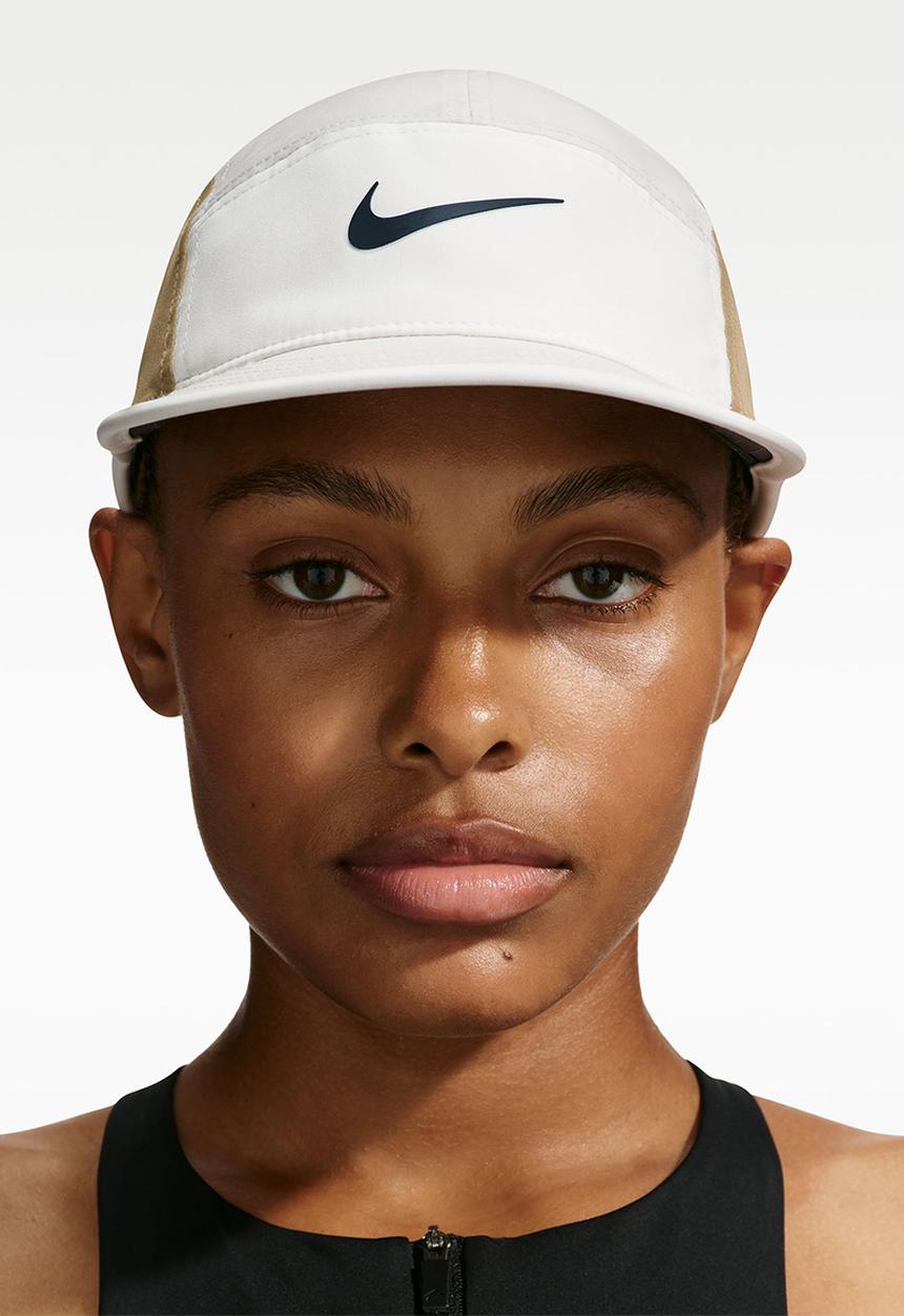 Nike - Nike Flydri-Fit Unstructured Swoosh Cap - Lt Orewood Brn/Anthracite/Black