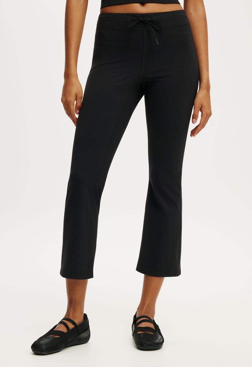 Cotton On - Ultra Soft Tie Front Cropped Kick Flare - Black