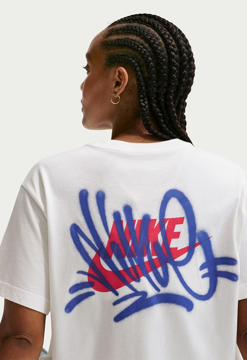 Nike - W Nsw Nk Clsc Bf Tee Grf2 - Sail